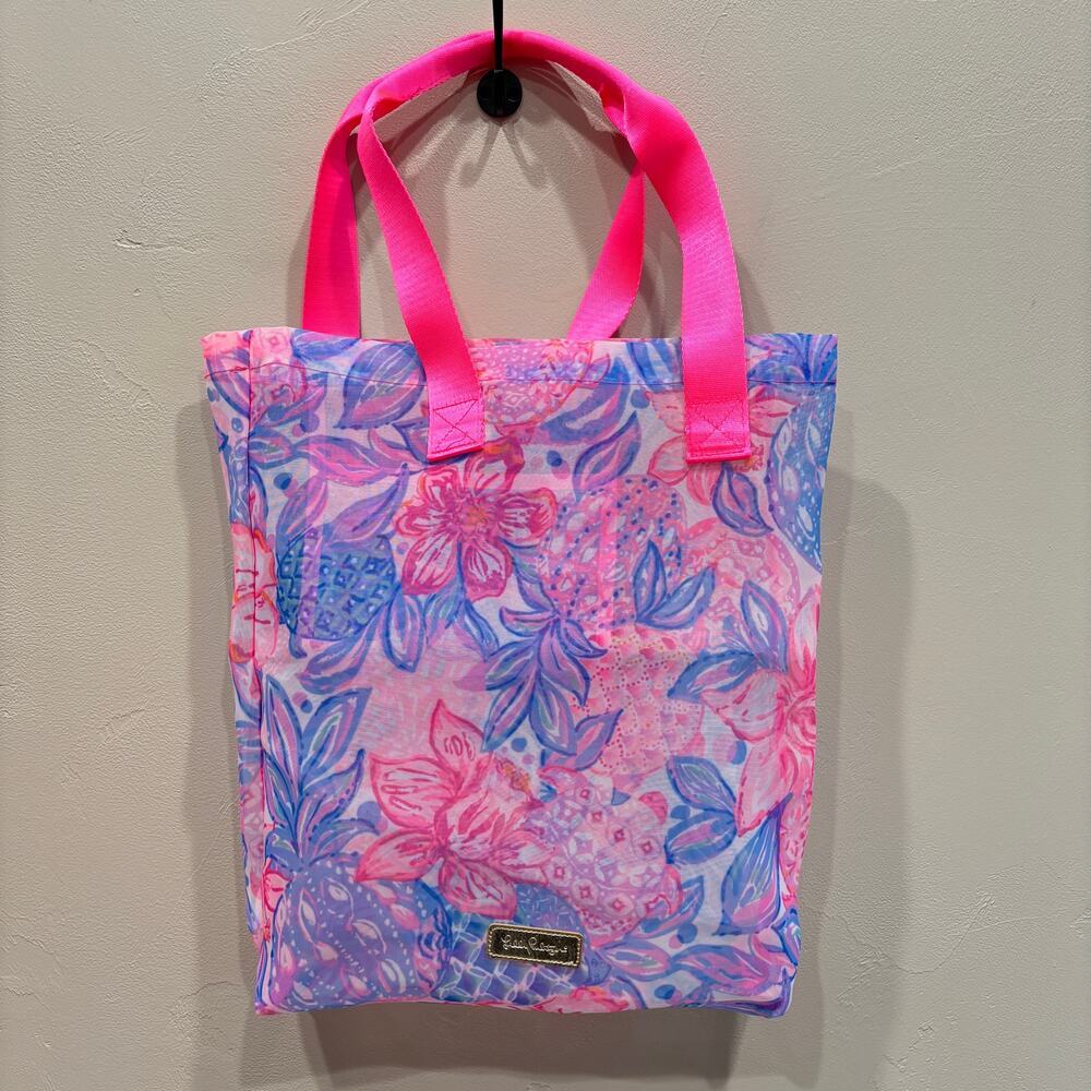 Lilly Pulitzer Mesh Tote Beach Bag in Pink Isle Snappy Turtle